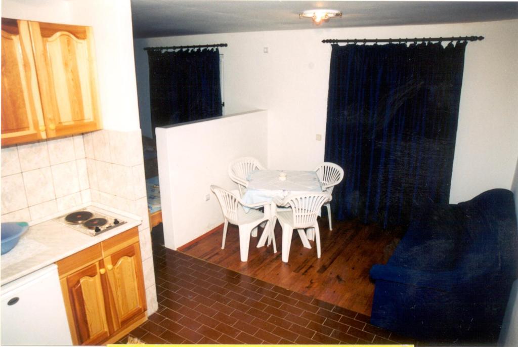 Apartments Adria Orebić Szoba fotó